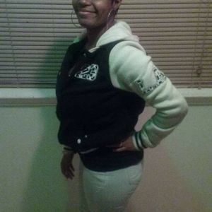 Meet your Posher, Shakemia